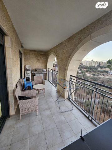 דירה, פרופ' יעקב פולוצקי, גילה, ירושלים