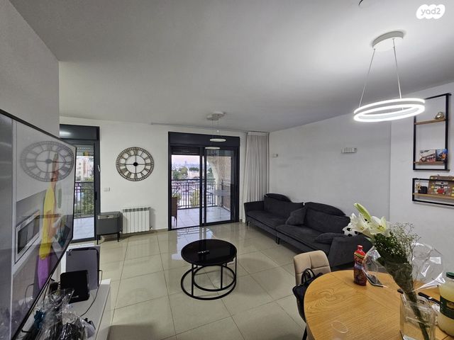 דירה, פרופ' יעקב פולוצקי, גילה, ירושלים