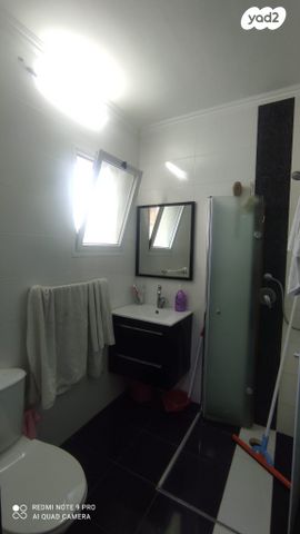 דירה, מקור החסידה, אילת