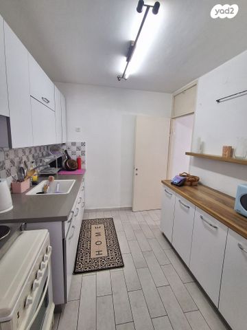 דירה, שרה אהרונסון, אזור הבילויים, רמת גן