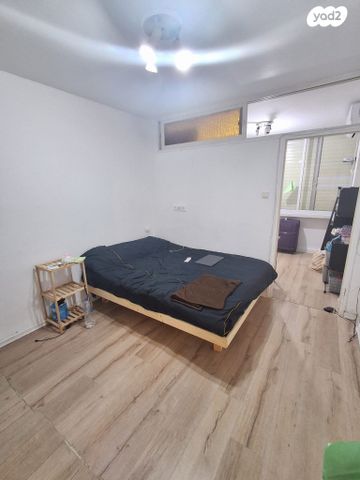 דירה, שרה אהרונסון, אזור הבילויים, רמת גן