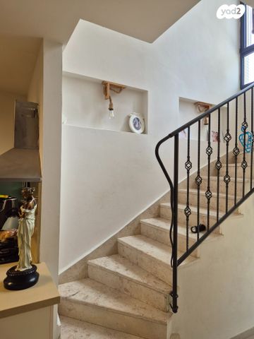 דו משפחתי, הארז 59, קציר, קציר