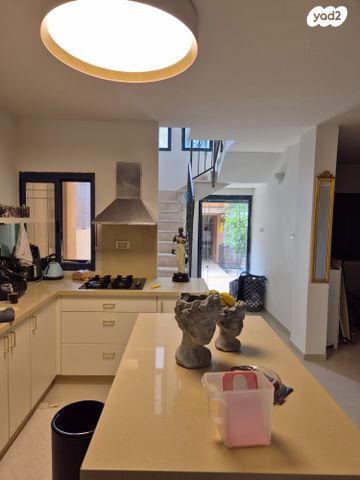 דו משפחתי, הארז 59, קציר, קציר