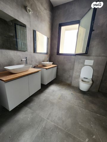 דו משפחתי, גדרה