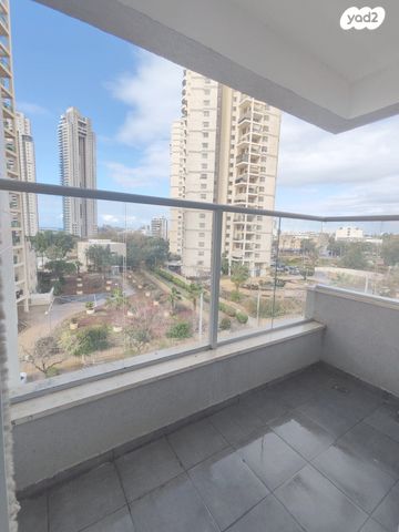 דירה, הנביאים 63, הנביאים, בת ים