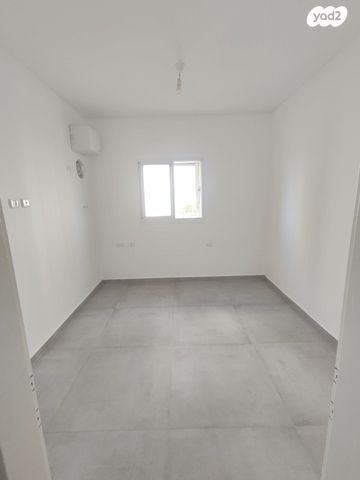 דירה, הנביאים 63, הנביאים, בת ים