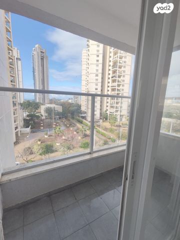 דירה, הנביאים 63, הנביאים, בת ים