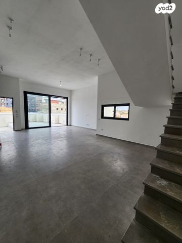 דו משפחתי, גדרה