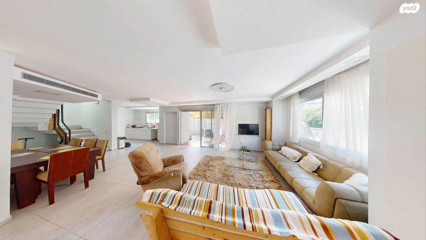 דו משפחתי, זלמן שניאור 13, קרית יערים, רמת השרון