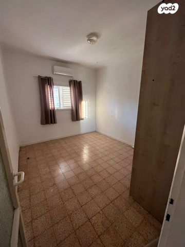 דירה, סמטת בצלאל, רמב"ם, ראשון לציון