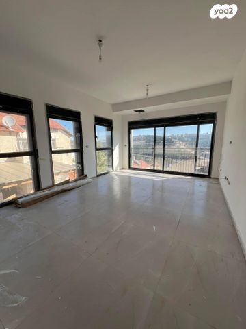 דירת גן, רמב"ם, מבשרת ציון