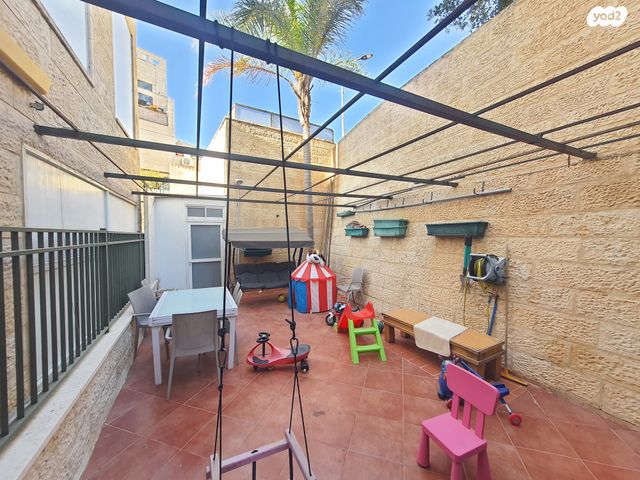 דירת גן, נחמה, חומת שמואל, הר חומה, ירושלים