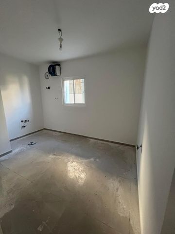 דירת גן, רמב"ם, מבשרת ציון