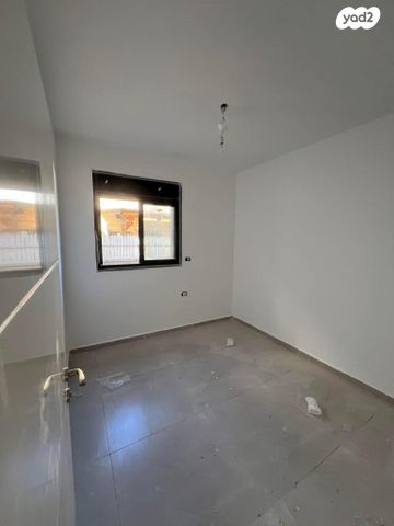 דירת גן, רמב"ם, מבשרת ציון