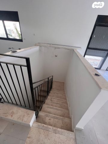 דירת גן, רמב"ם, מבשרת ציון