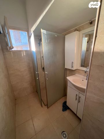 דירה, סמטת בצלאל, רמב"ם, ראשון לציון