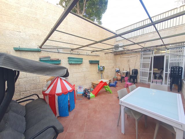 דירת גן, נחמה, חומת שמואל, הר חומה, ירושלים