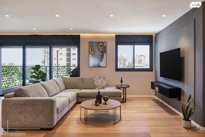 דירה, חנה רובינא, הרצליה