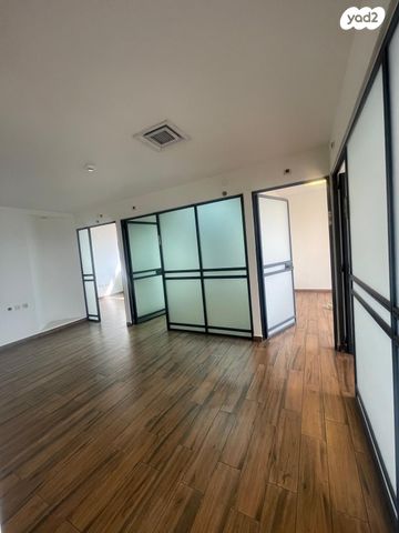 משרדים, בורסה, רמת גן