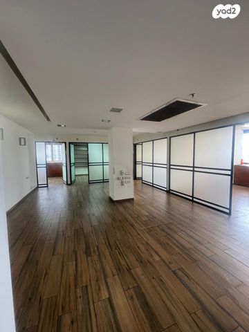 משרדים, בורסה, רמת גן