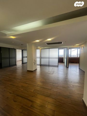 משרדים, בורסה, רמת גן