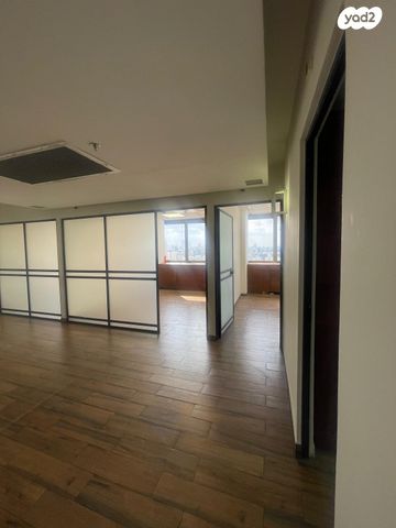 משרדים, בורסה, רמת גן