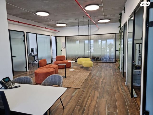 משרדים, הנגר, אזור תעשיה נווה נאמן, הוד השרון