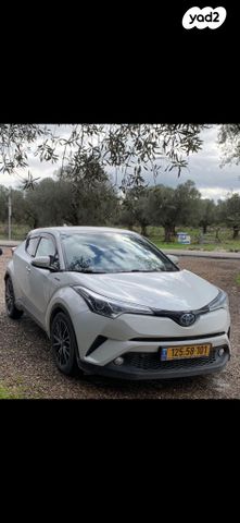 מודעת רכב טויוטה C-HR