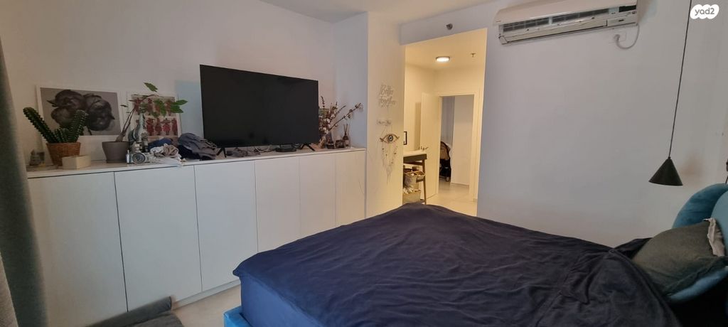 דירה, אריק איינשטיין, הרצליה ב', הרצליה