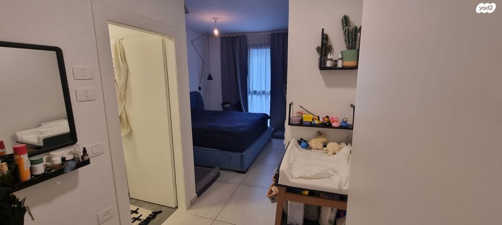 דירה, אריק איינשטיין, הרצליה ב', הרצליה