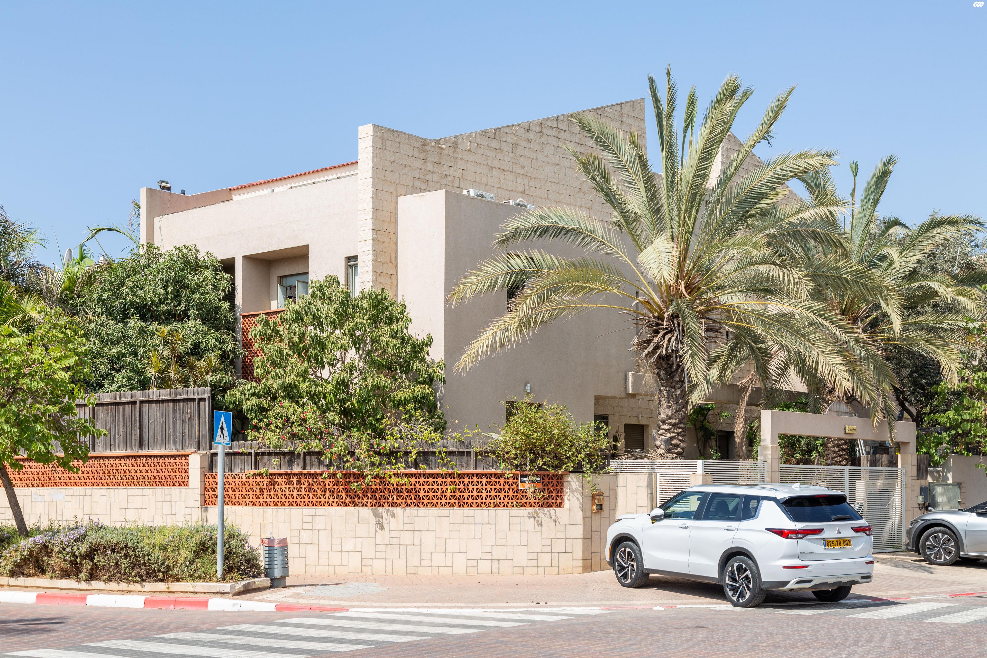 רוזלין יאלו 