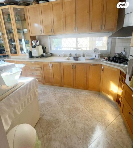 דירה, שדרות חיים וייצמן 100, צפון מזרח מרכז העיר, נתניה