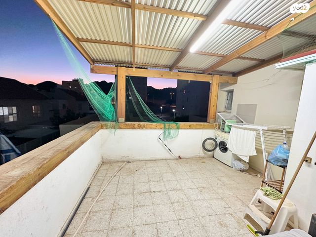 דירה, מקור החסידה, אילת