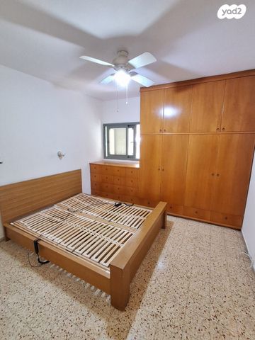 דירה, אריה בן אליעזר, נווה יהושע, ערמונים, רמת גן