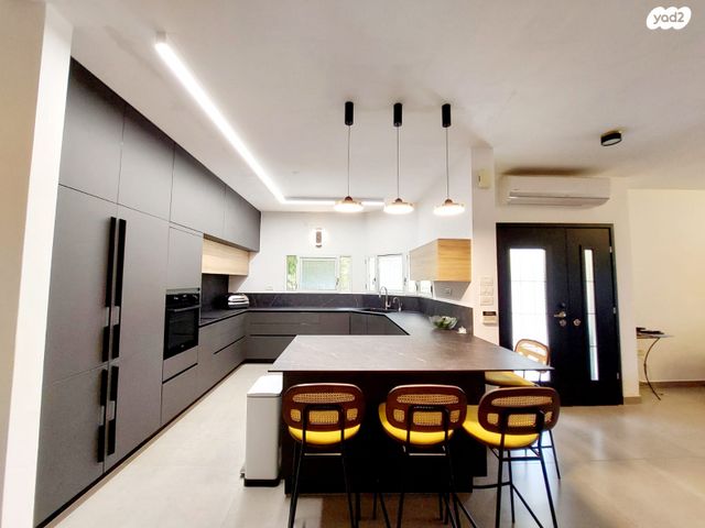 דו משפחתי, כפר יונה