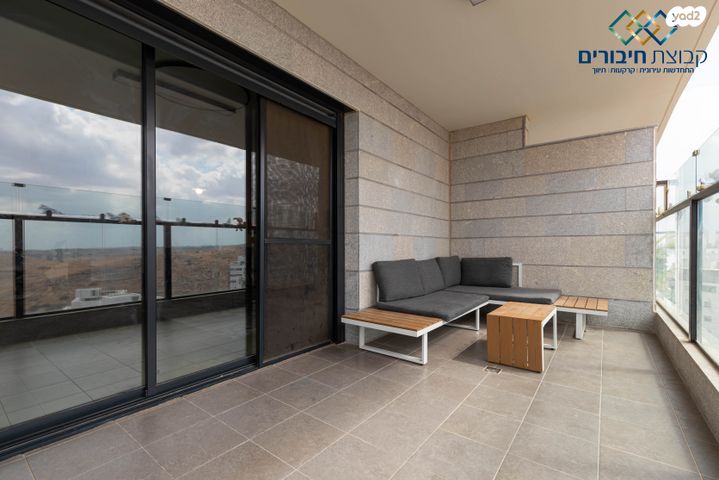 דירה, מרים הנביאה, פסגות אפק, ראש העין