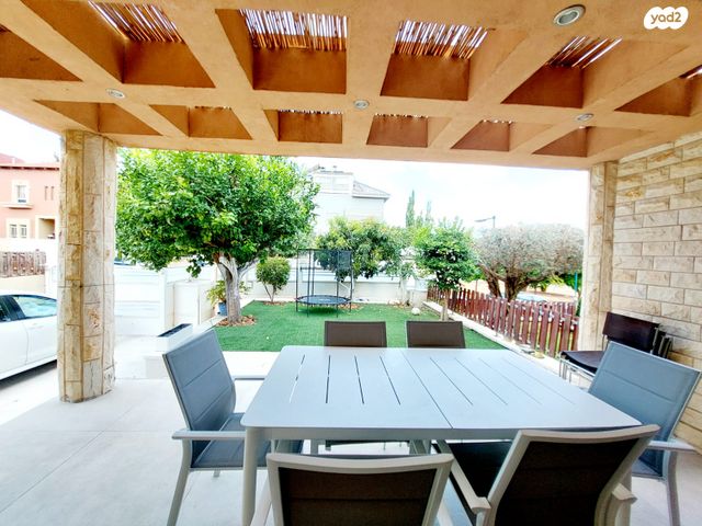 דו משפחתי, כפר יונה