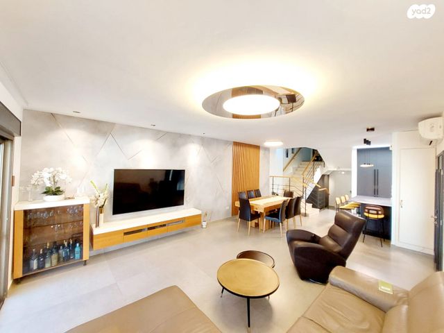 דו משפחתי, כפר יונה