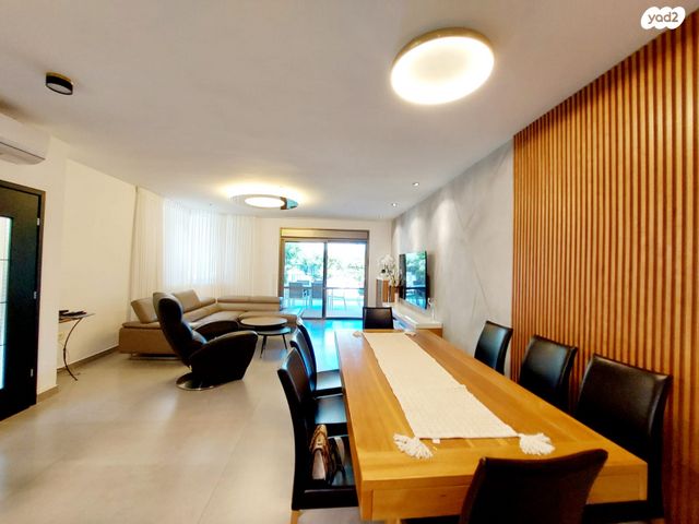 דו משפחתי, כפר יונה