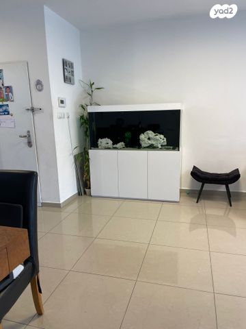 דירה, החרצית, קרית אילון, חולון