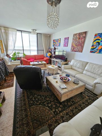 דירה, מנחם בייליס, כרמליה, חיפה