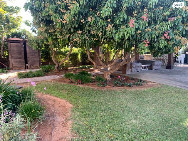 משק עזר, אביחיל