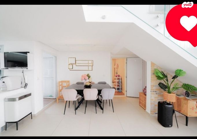 גג/ פנטהאוז, מעלה הגת 32, ברנע, אשקלון