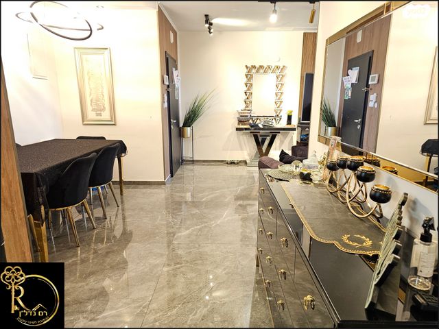 דירת גן, האלמוג, נופי סלע, מעלה אדומים