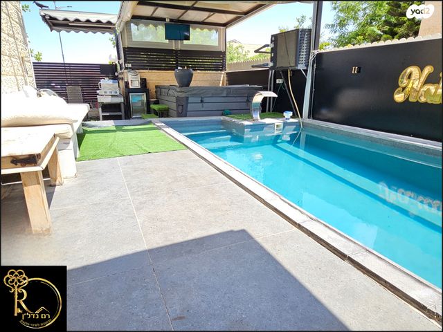 דירת גן, האלמוג, נופי סלע, מעלה אדומים