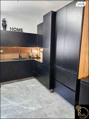 דירת גן, האלמוג, נופי סלע, מעלה אדומים