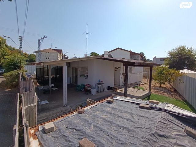 שדרות ירושלים 19