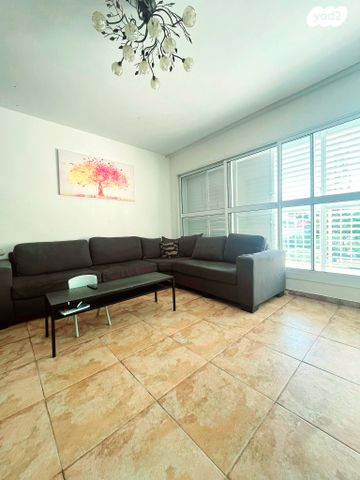 דירה, שמואל הנביא 19, רובע י', אשדוד