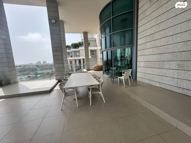 דירה, נווה גן, רמת השרון