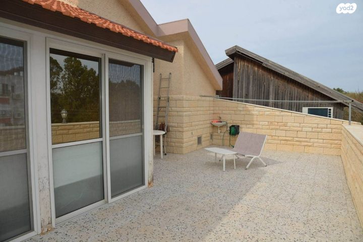 דירת גן, ההגנה, עמידר, נהריה